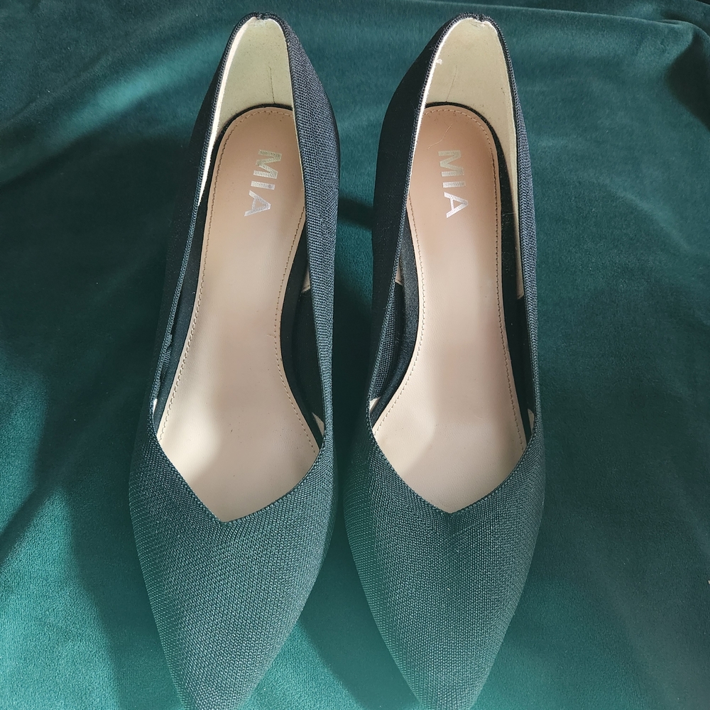 MIA Women's Black Pointed Heels